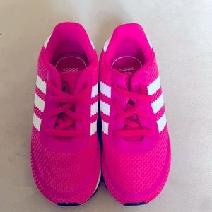 Toddler/baby girls pink adidas sneaker shoes